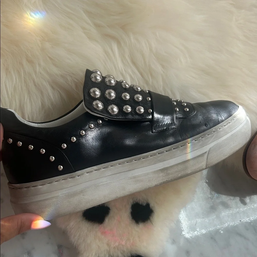 Black Leather Studded Women's Slip-On Sneakers high end Sz 7